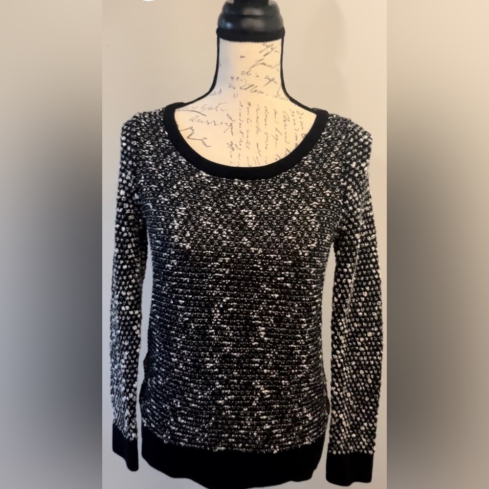 🖤Ann Taylor loft - cute & comfy, textured long sleeve sweater.  See video